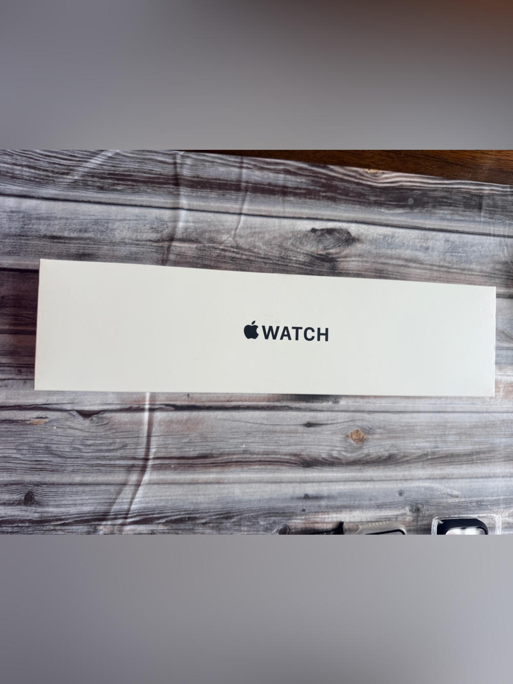 Apple Watch SE 40mm, silver aluminum case, abyss blue sport band - Picture 9 of 9
